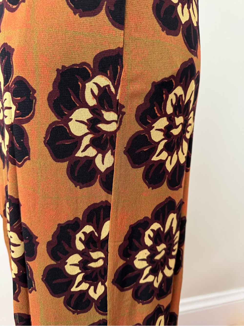 Banana Republic Gold Floral Tile Mesh Midi Skirt — Size Medium (NWT) - Picture 7 of 8